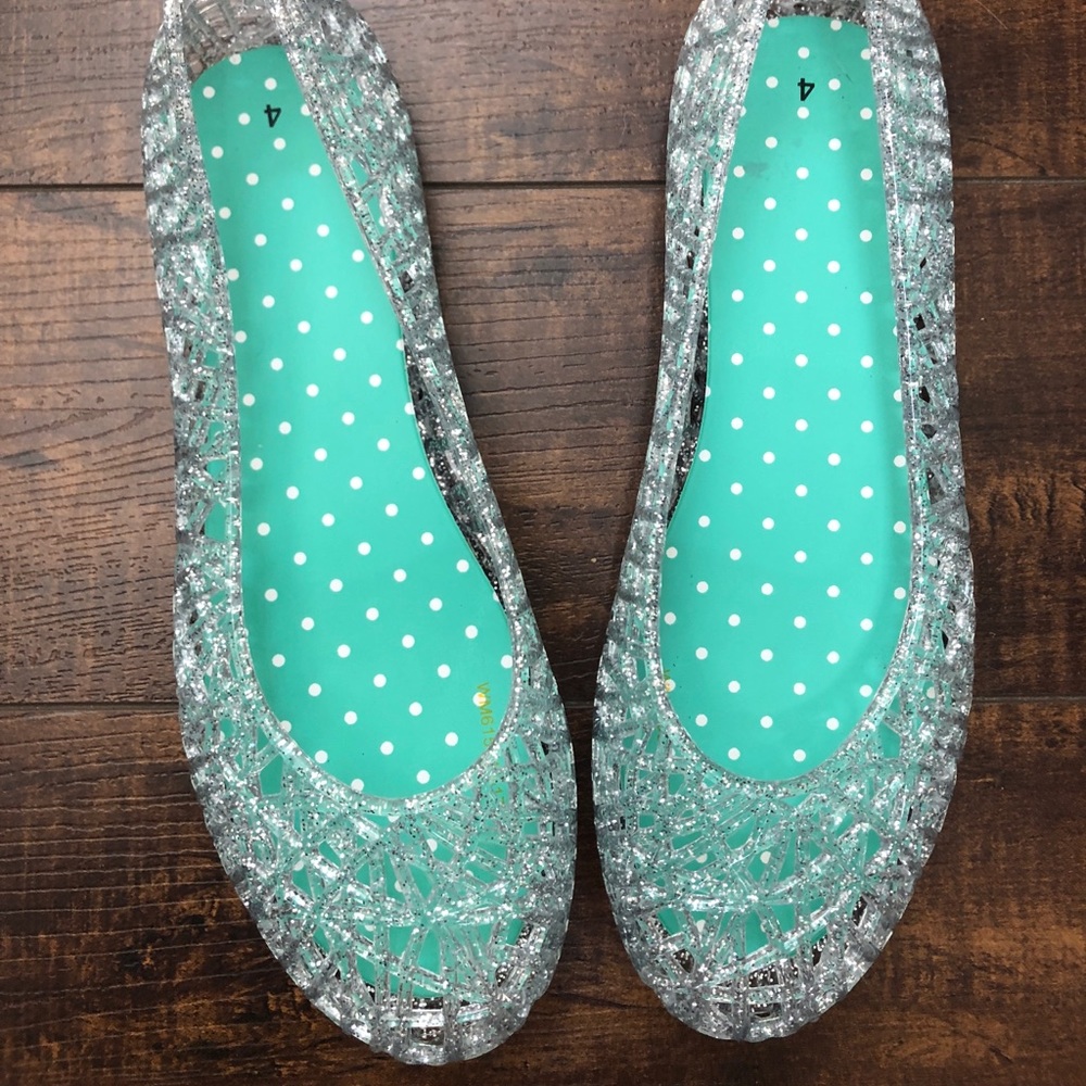 Size 4 girls silver sparkly Jelly fits a  6.5